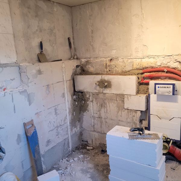 Bad im Dachgeschoss – Altbau, Traubing · 2025: Ytong