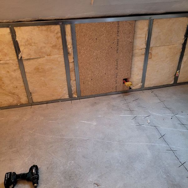 Bad im Dachgeschoss – Altbau, Traubing · 2025: Drempel