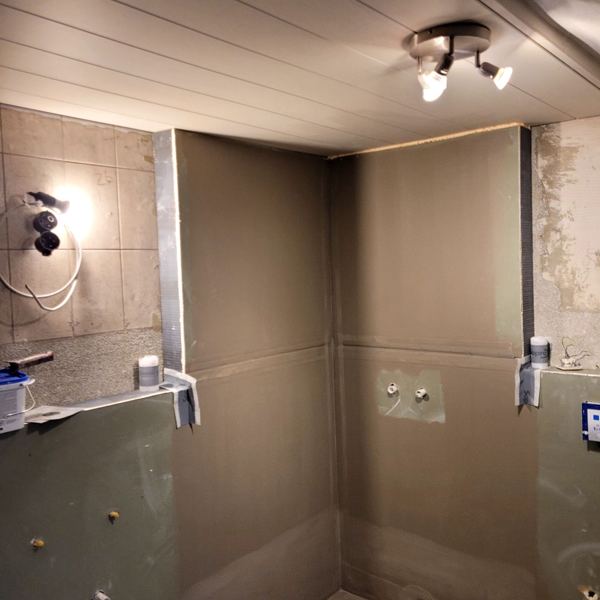 Bad im Dachgeschoss – Altbau, Traubing · 2025: Trockenputz