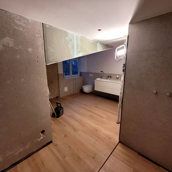 Dachbad im Bestand mit Gaube – und Gäste-WC, Tutzing · 2023–2024: Dusche