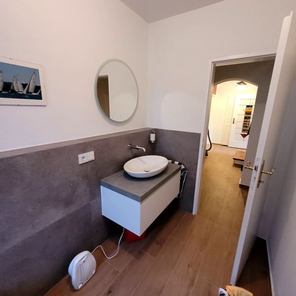 Dachbad im Bestand mit Gaube – und Gäste-WC, Tutzing · 2023–2024: Nachher