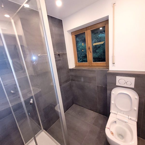 Badmodernisierung: Dusche statt Badewanne, Tutzing · 2024: Nachher