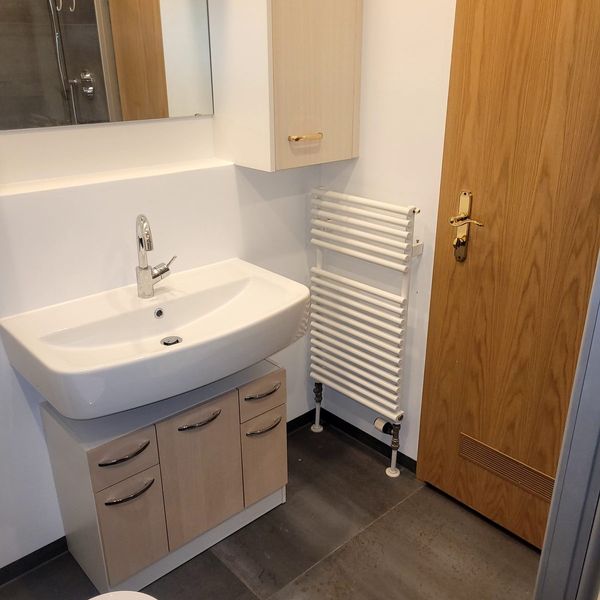 Badmodernisierung: Dusche statt Badewanne, Tutzing · 2024: Nachher