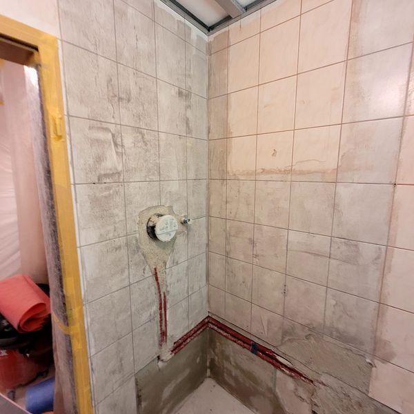 Badmodernisierung: Dusche statt Badewanne, Tutzing · 2024: Haftbrücke