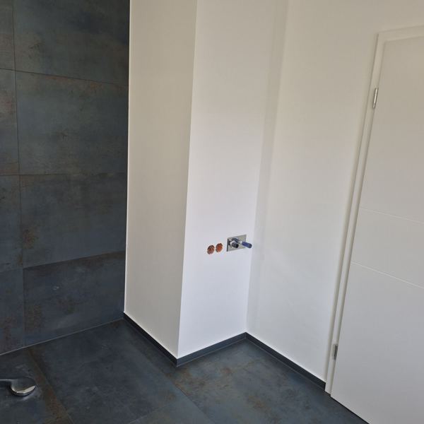 Wohnung im Erdgeschoss – Durchbrüche, größeres Bad, Parkett, Weilheim · 2025–2026: Nachher