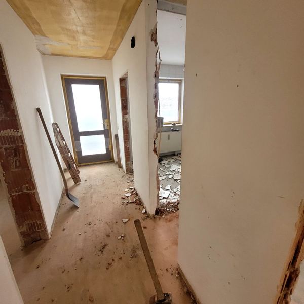 Wohnung im Erdgeschoss – Durchbrüche, größeres Bad, Parkett, Weilheim · 2025–2026: Mehr Licht