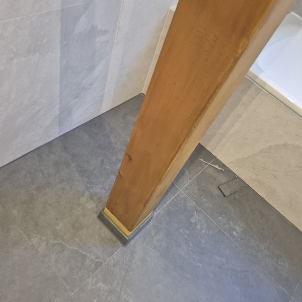 Dachgeschossausbau: Bad, Gäste-WC und Flur, Traubing · 2026: Holzbalken