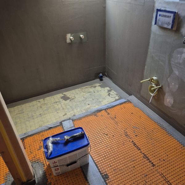 Dachgeschossausbau: Bad, Gäste-WC und Flur, Traubing · 2026: Entkopplung