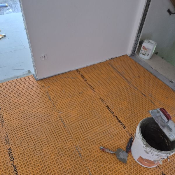 Dachgeschossausbau: Bad, Gäste-WC und Flur, Traubing · 2026: Flur