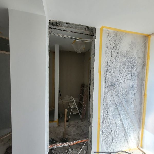 Wohnung geteilt: Wanddurchbruch und neues Duschbad, Tutzing · 2024: Durchbruch